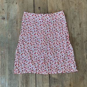 Brandy🤍Melville FLORAL SKIRT